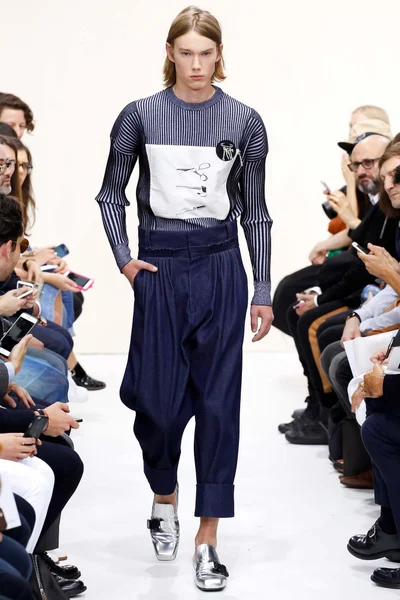Look 4